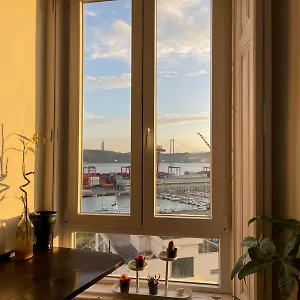 apt-embassy-arriaga-private-elegance-rooms-in-stylish-shared.hotels-lisbon-portugal.com/