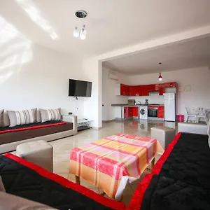 Appartement Neuf Entouré De Verdure, Ensoleillé